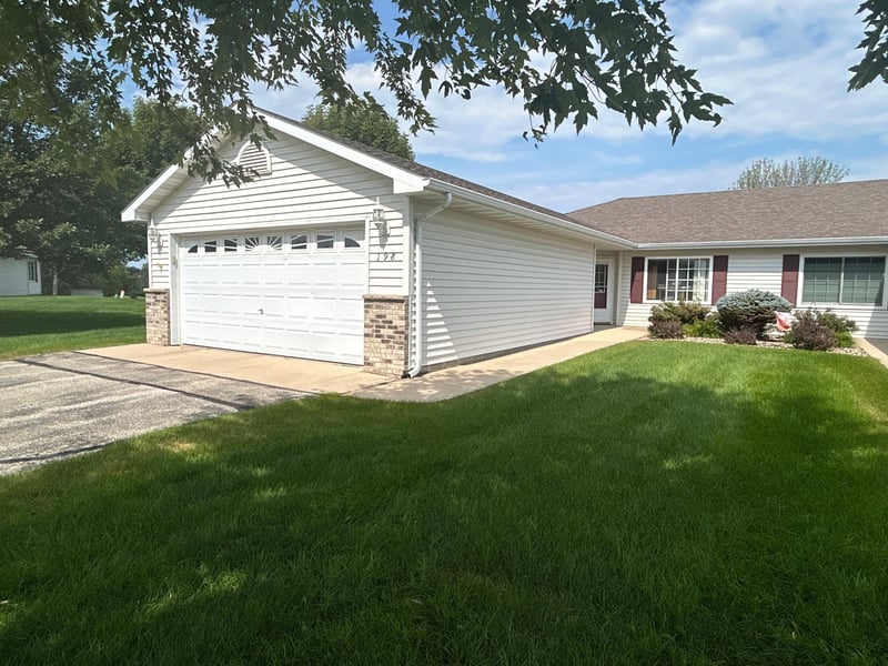 198 Cedar Cove Ln, Owatonna, MN 55060