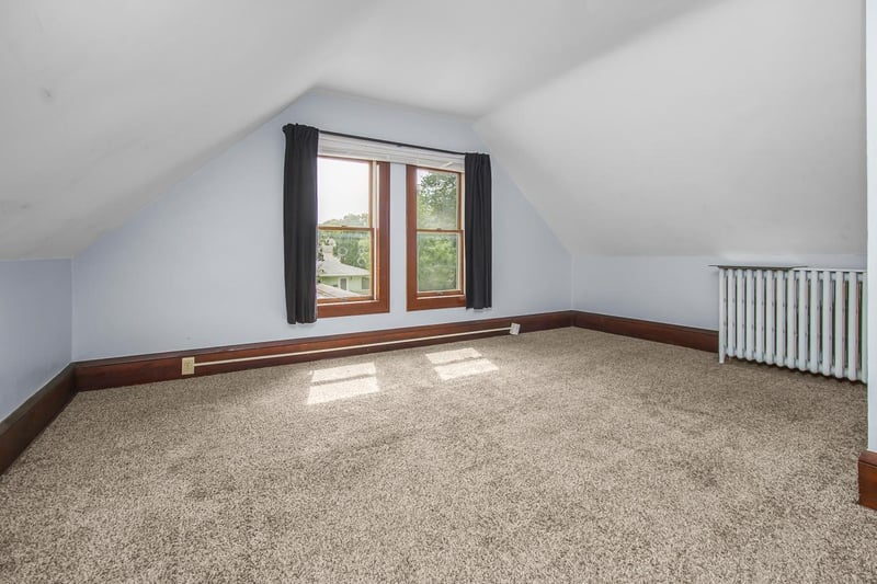 823 Englewood Ave, Saint Paul, MN 55104