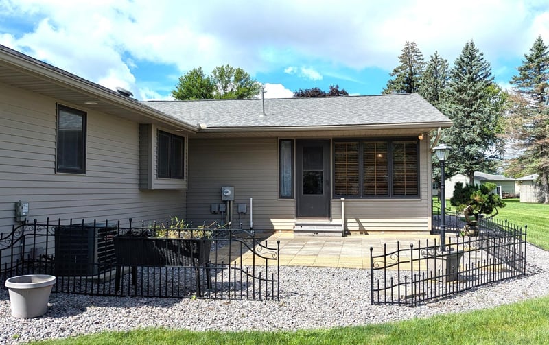 312 Maywood Ave, Eagle Lake, MN 56024