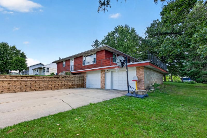 202 7th St SW, Chatfield, MN 55923