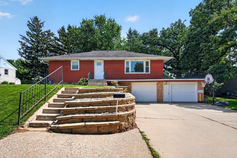 202 7th St SW, Chatfield, MN 55923