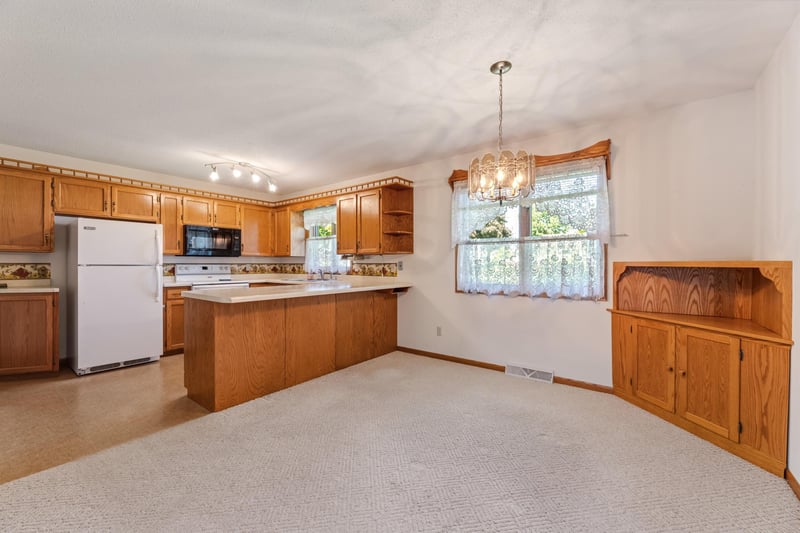 442 S Sunnyside Dr, Caledonia, MN 55921