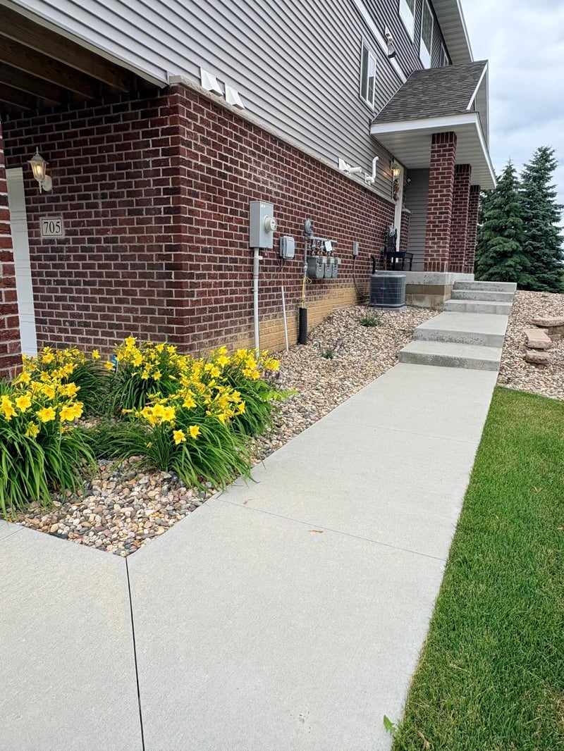 705 Shardlow Pl NE, Byron, MN 55920