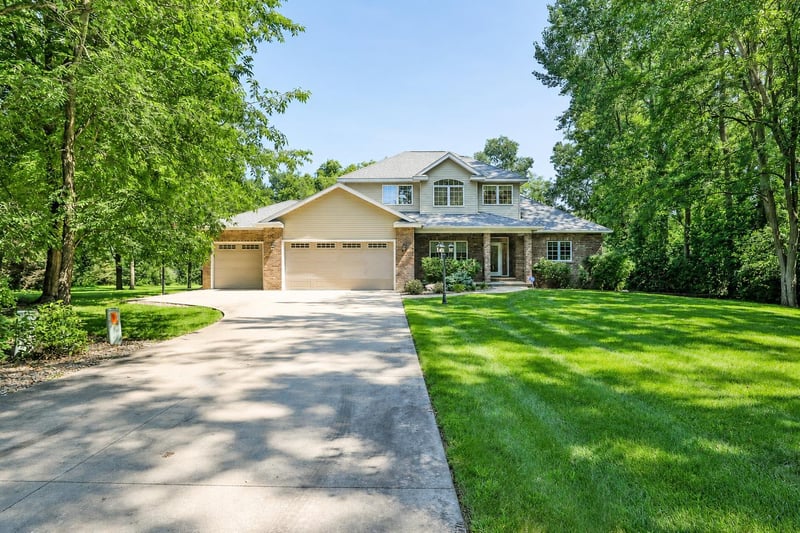 604 24th St NW, Austin, MN 55912