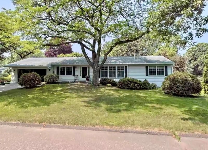 14211 Lennell Dr, Minnetonka, MN 55345