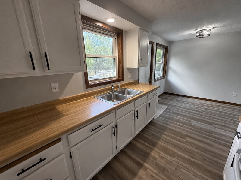 16042 203rd St, Little Falls, MN 56345