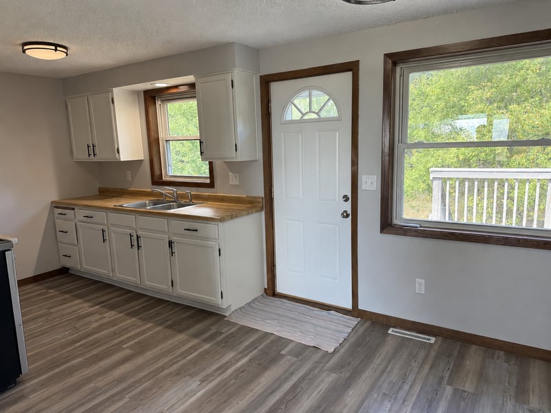 16042 203rd St, Little Falls, MN 56345