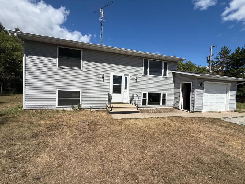 16042 203rd St, Little Falls, MN 56345