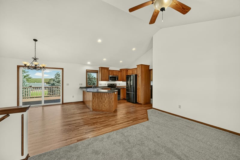 221 Devin Dr, Saint Charles, MN 55972
