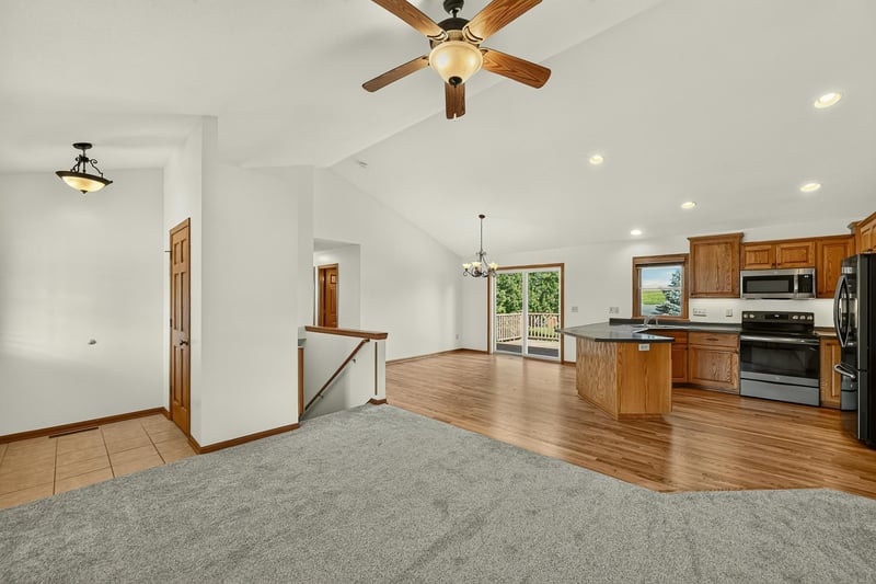 221 Devin Dr, Saint Charles, MN 55972