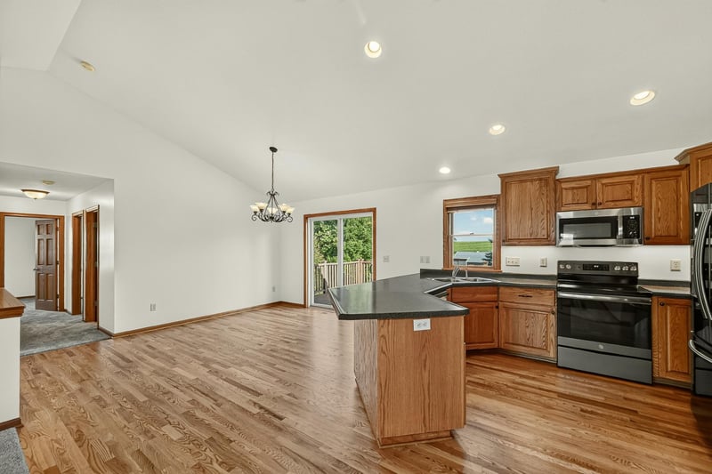 221 Devin Dr, Saint Charles, MN 55972