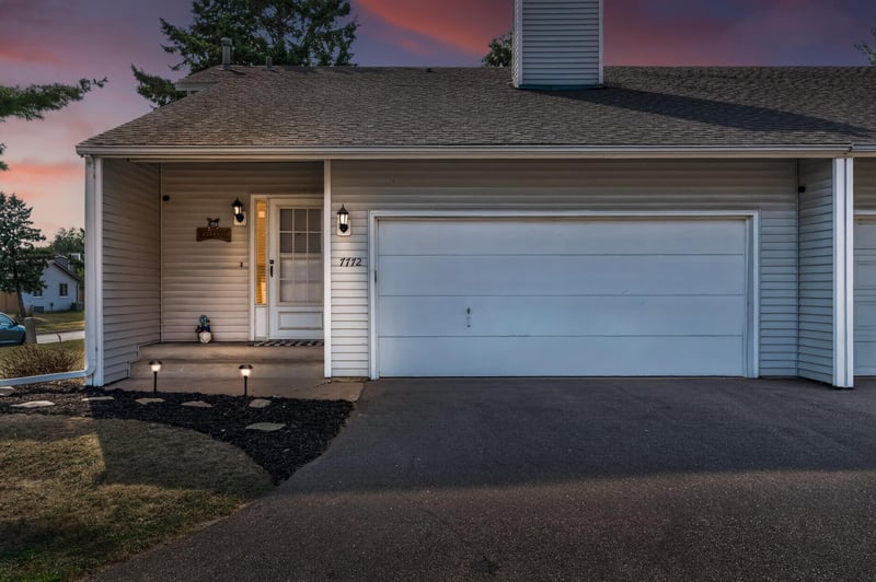 7772 Rimbley Rd, Woodbury, MN 55125