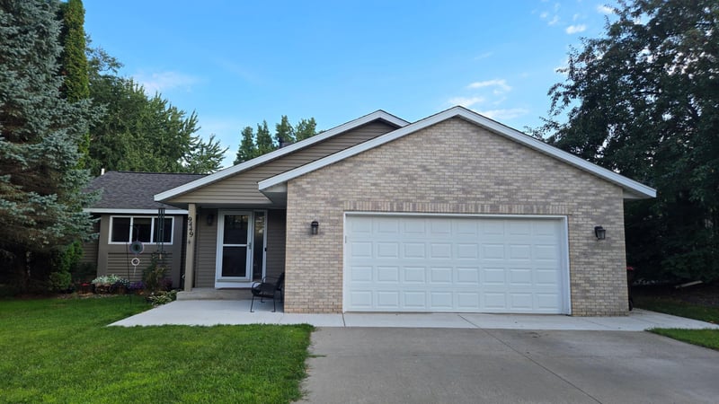 9449 83rd St S, Cottage Grove, MN 55016