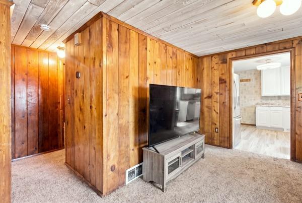 9123 Pillsbury Ave S, Bloomington, MN 55420