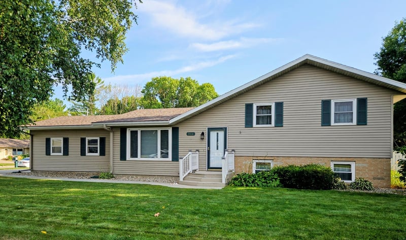 904 Willmar Ave SE, Willmar, MN 56201