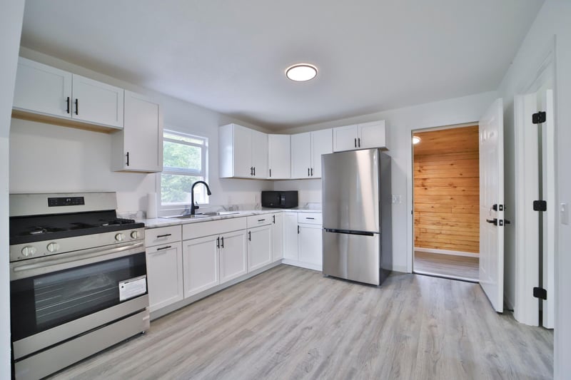 65 Eldredge St E, Motley, MN 56466