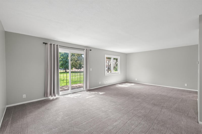 5815 Lake Curve Ln, Brooklyn Center, MN 55429