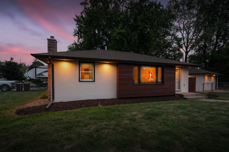 2019 Bromley St, South Saint Paul, MN 55075