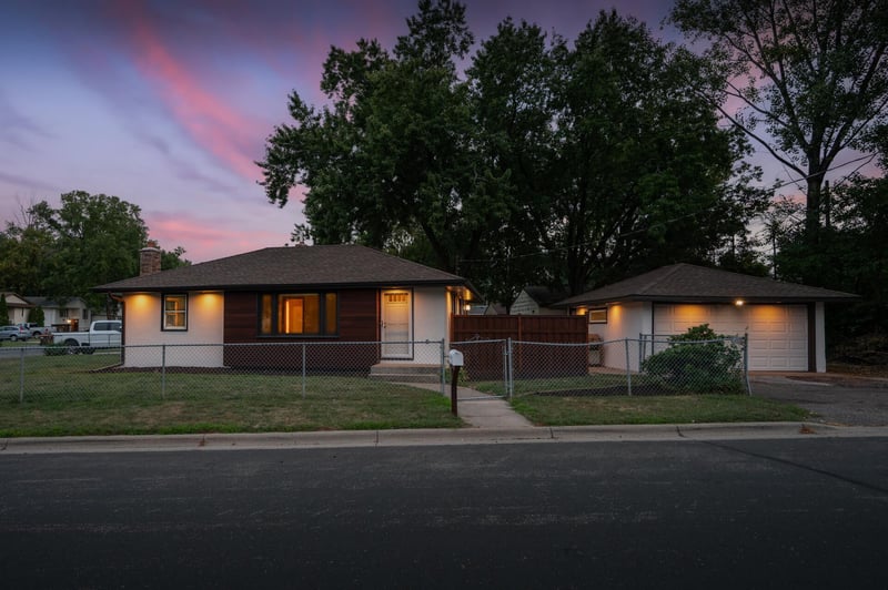 2019 Bromley St, South Saint Paul, MN 55075