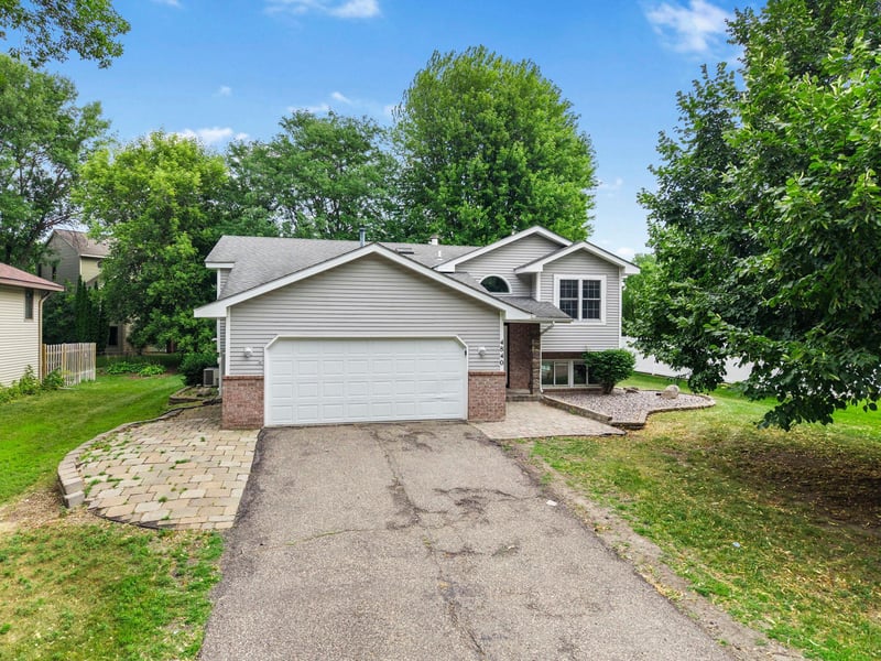 4840 Evergreen Ln N, Plymouth, MN 55442