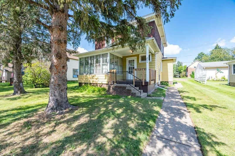 514 W 2nd Ave, Keewatin, MN 55753