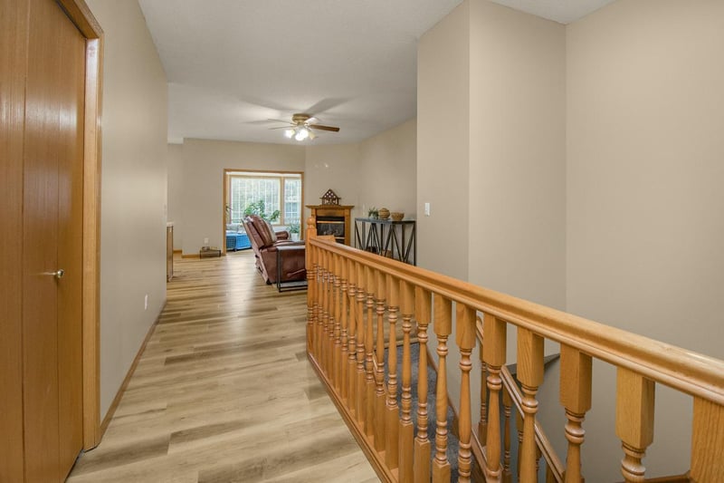 1105 Iris Dr, White Bear Lake, MN 55127