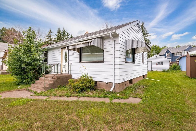 5915 Grand Ave, Duluth, MN 55807