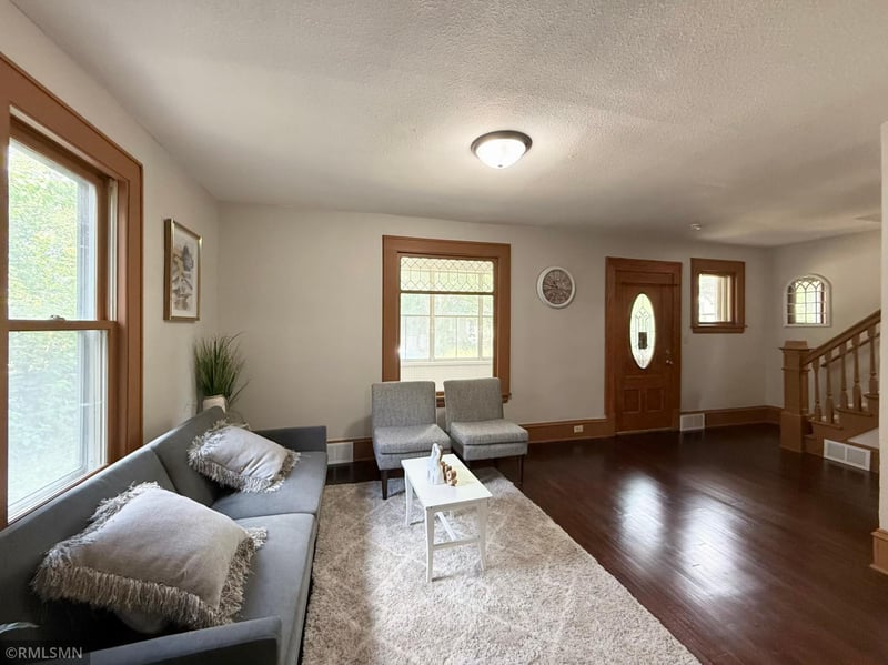 324 Topping St, Saint Paul, MN 55117