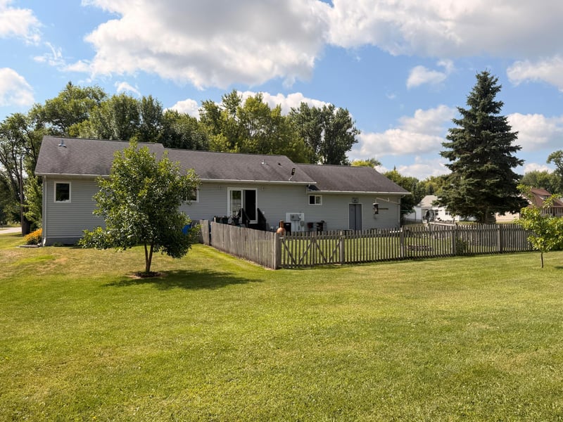 240 2nd St SE, Mcintosh, MN 56556