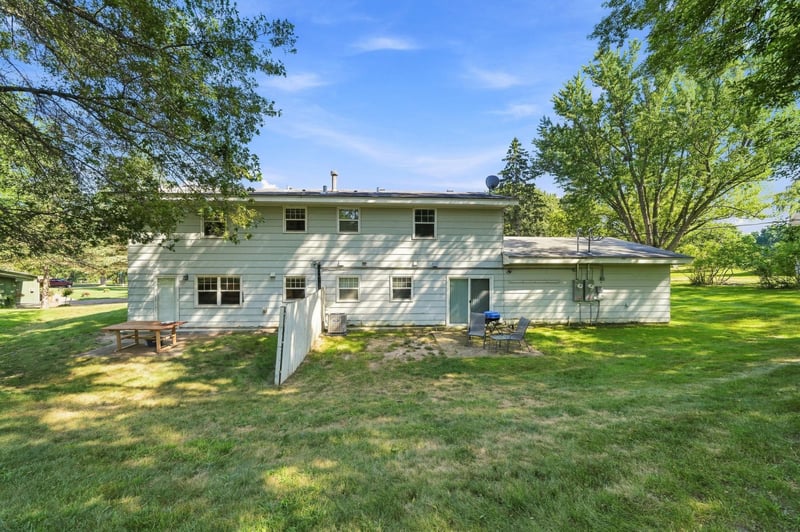 6980 Alpine Trl, Eden Prairie, MN 55346