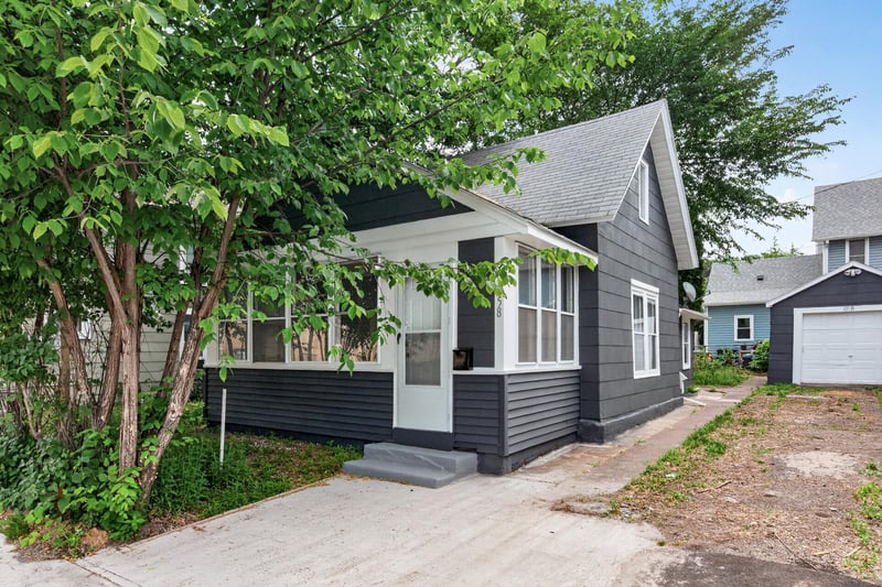 1058 Arcade St, Saint Paul, MN 55106