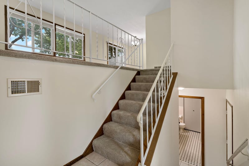 582 Clover Leaf Pw NE, Blaine, MN 55434