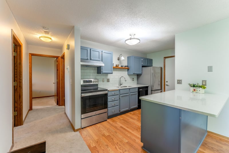 14020 44th Pl N #2, Plymouth, MN 55446
