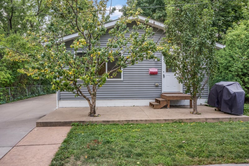 402 Sherburne St S, Stillwater, MN 55082