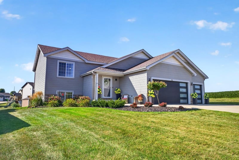 336 Interior Dr, Pine Island, MN 55963