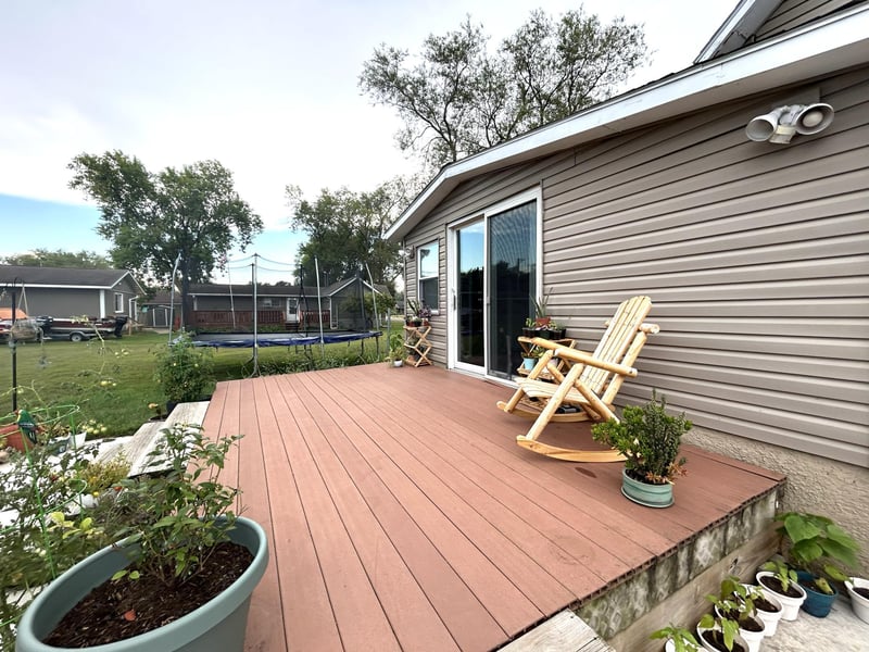 301 6th St SW, Little Falls, MN 56345