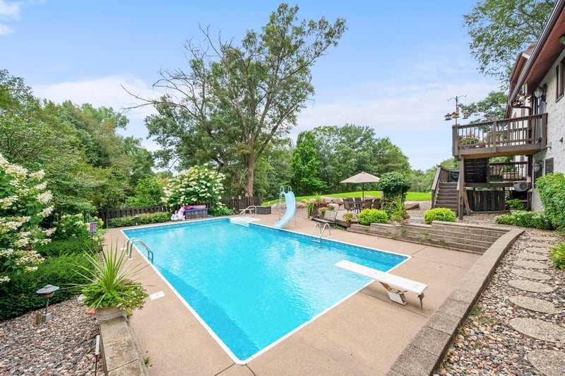 2415 Lisbon Ave N, Lake Elmo, MN 55042