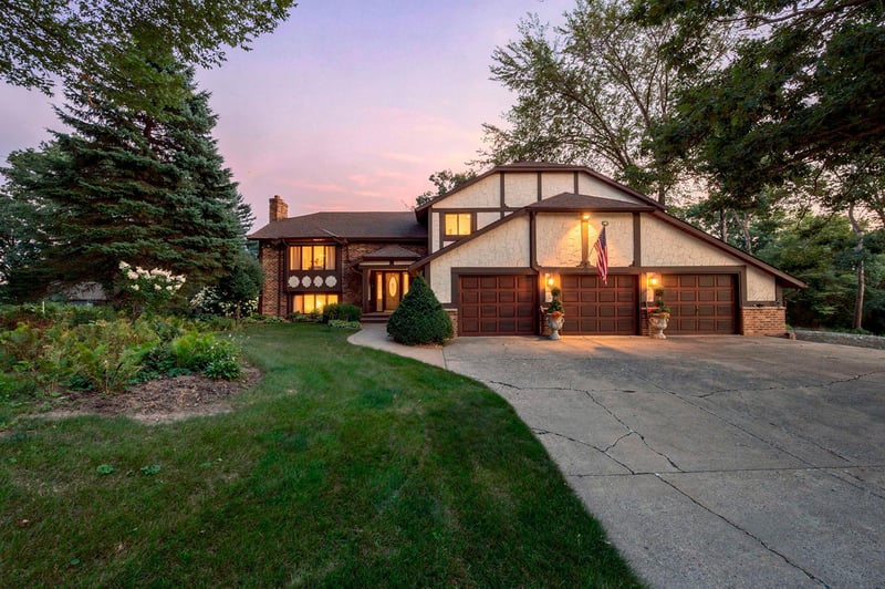 2415 Lisbon Ave N, Lake Elmo, MN 55042