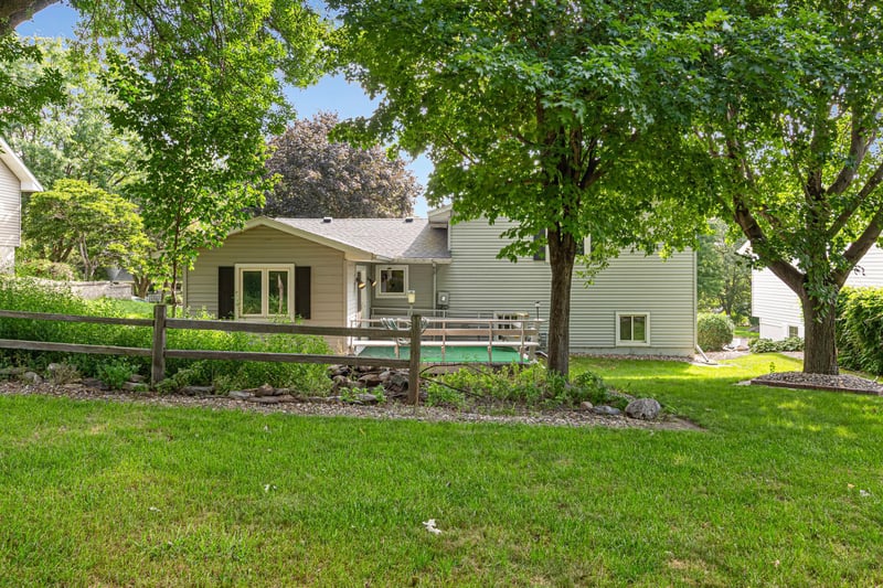 606 N 9th St, Saint Peter, MN 56082