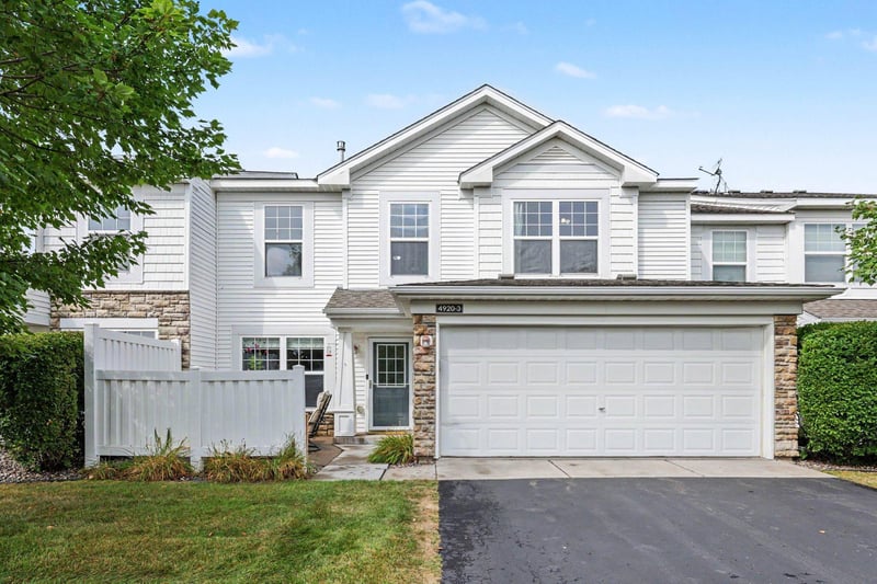 4920 149th St N #3, Hugo, MN 55038