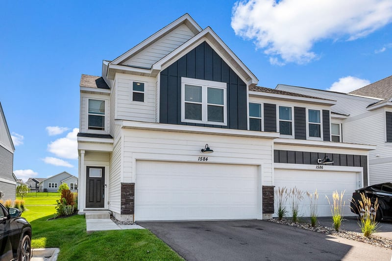 1584 Aclare Rg, Rosemount, MN 55068