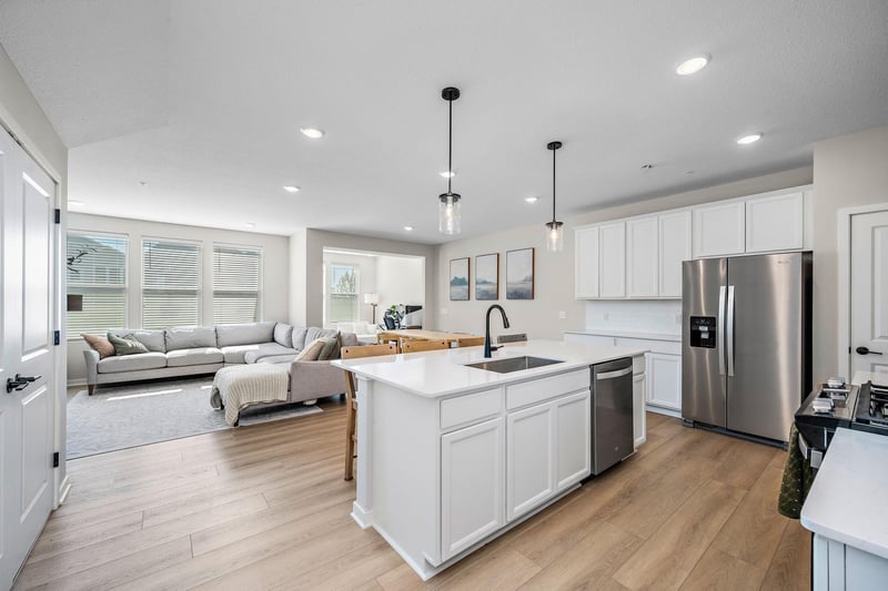 1584 Aclare Rg, Rosemount, MN 55068