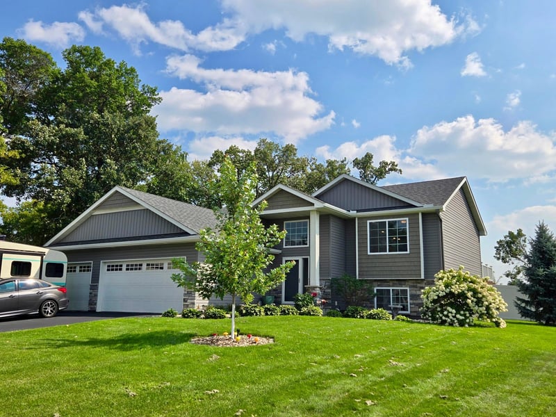 13190 10th Cir S, Zimmerman, MN 55398