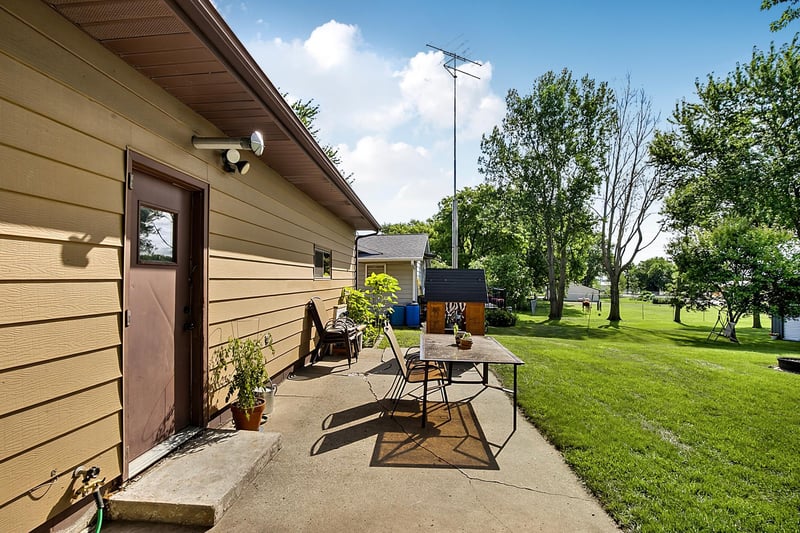 255 River St, Saint Martin, MN 56362