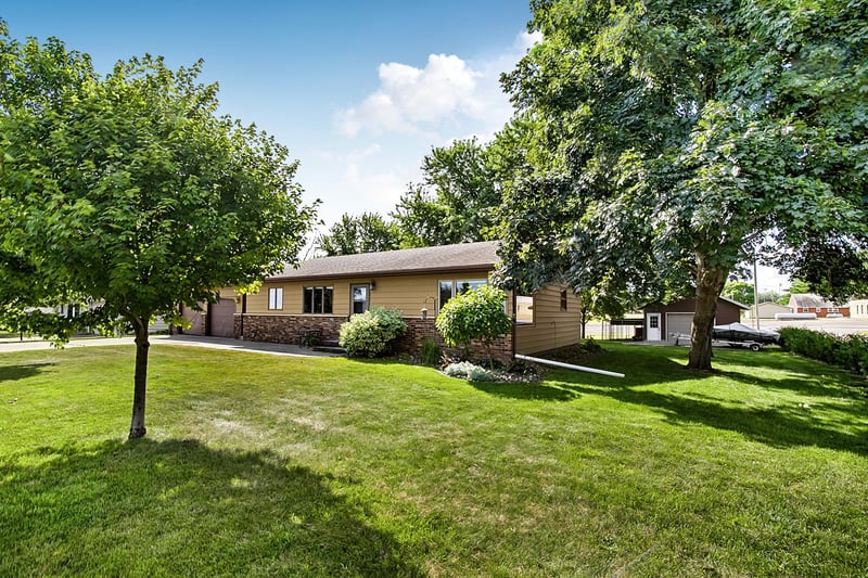 255 River St, Saint Martin, MN 56362