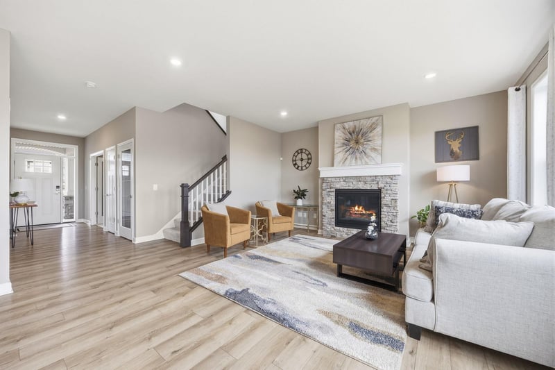 18120 Hinckley Ave, Lakeville, MN 55044