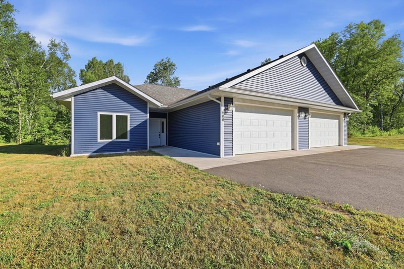 400 Jon Brown Dr, Moose Lake, MN 55767