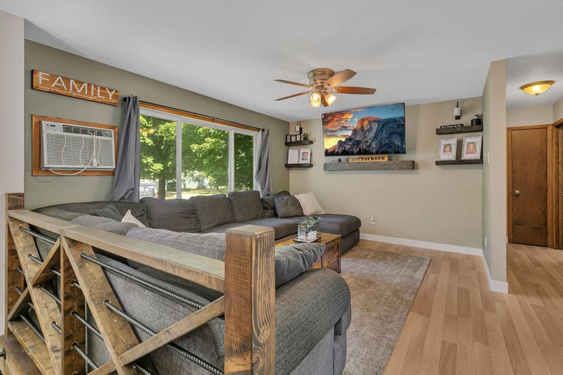 445 1st St NE, Richmond, MN 56368