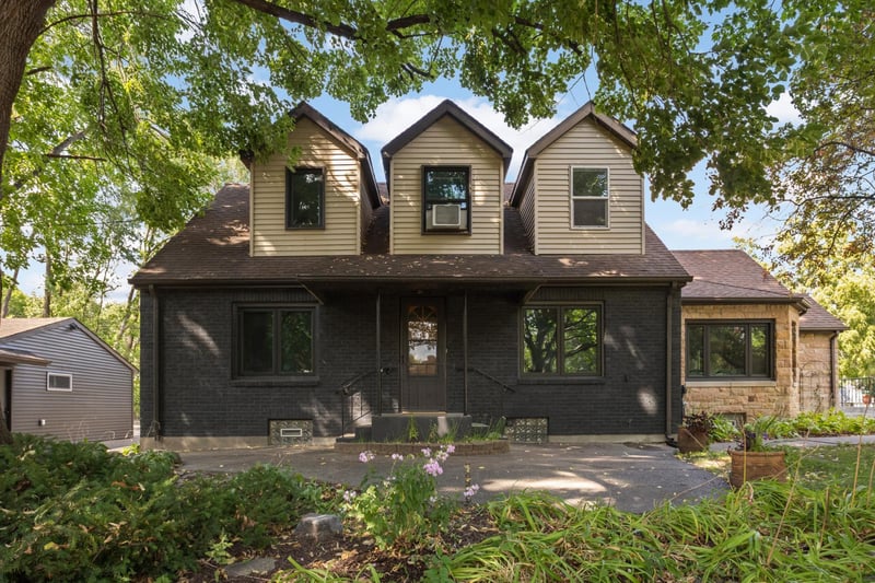 1251 Macarthur Ave, West Saint Paul, MN 55118