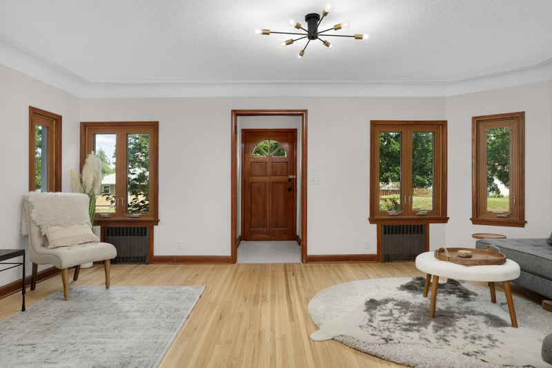 1251 Macarthur Ave, West Saint Paul, MN 55118